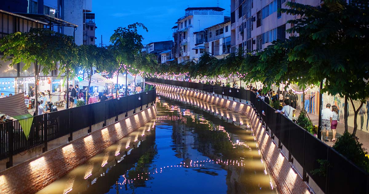 ปลุกชีวิตเวนิสตะวันออก การกลับมาของ คลองโอ่งอ่าง และย่านสะพานหัน -  SARAKADEE LITE