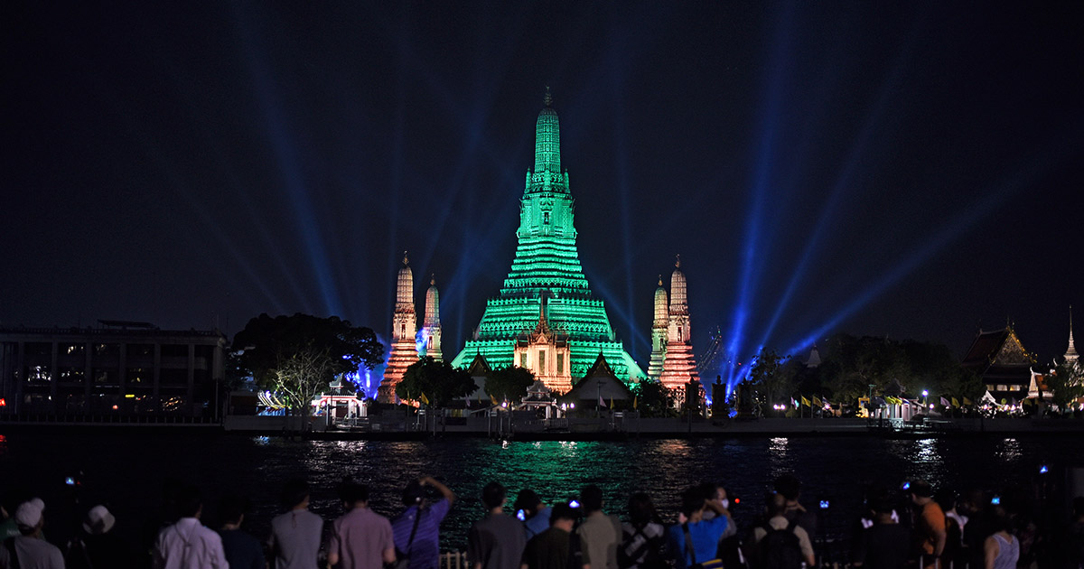 เปลี่ยน พระปรางค์วัดอรุณฯ เป็นสีเขียว แคมเปญระดับโลกฉลองวันชาติไอร์แลนด์