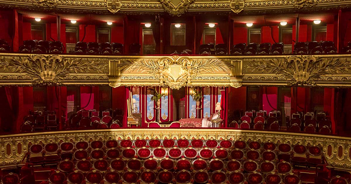 เปลี่ยนโรงละคร Palais Garnier เป็นห้องพักในบรรยากาศ The Phantom of the Opera